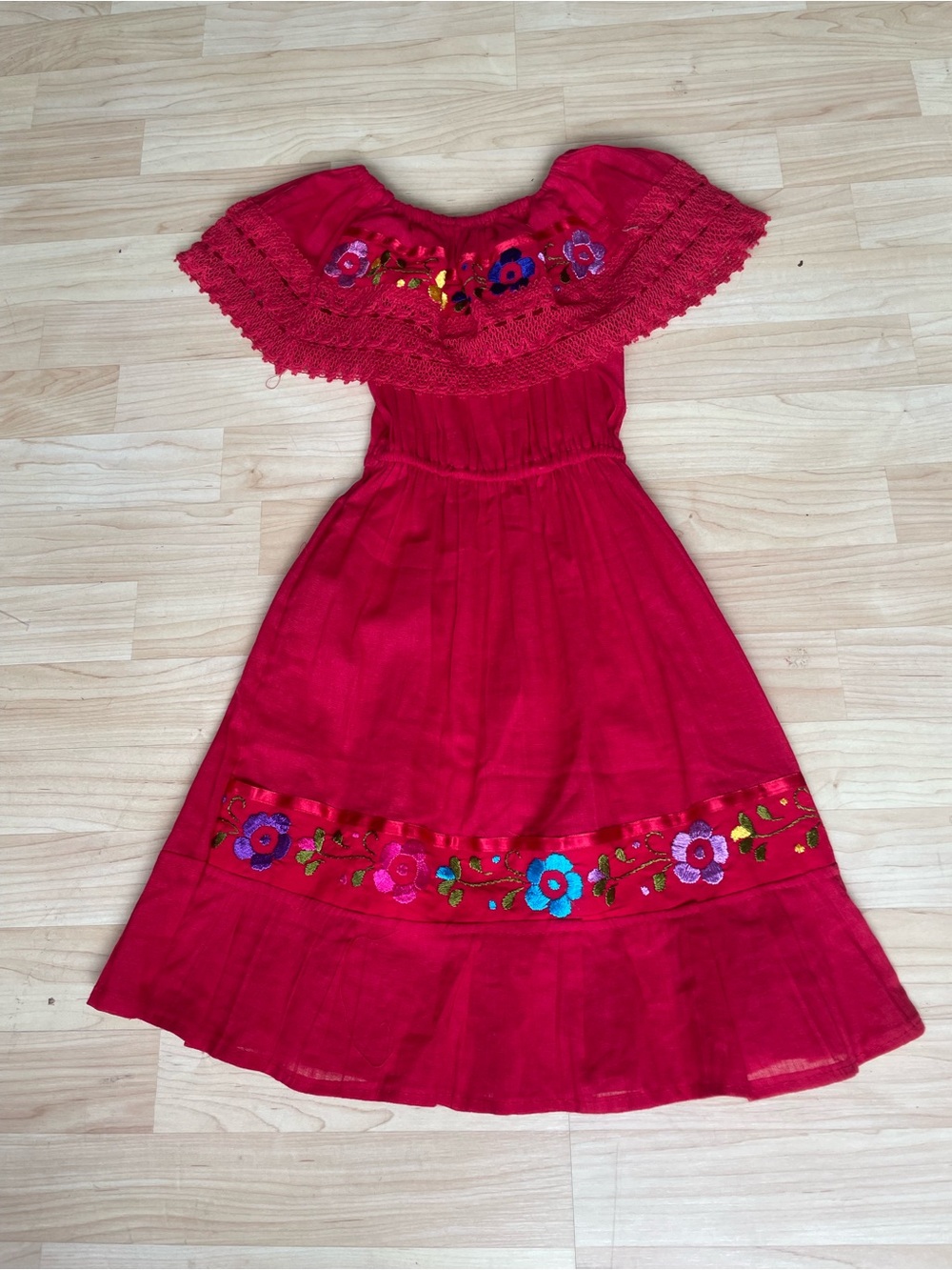 Vintage Style Red Mexican Folk Embroidered Dress Youth Size 8.